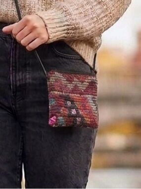 Vintage Killam Crossbody Woven Carpet Purse – Deep Natural Wool